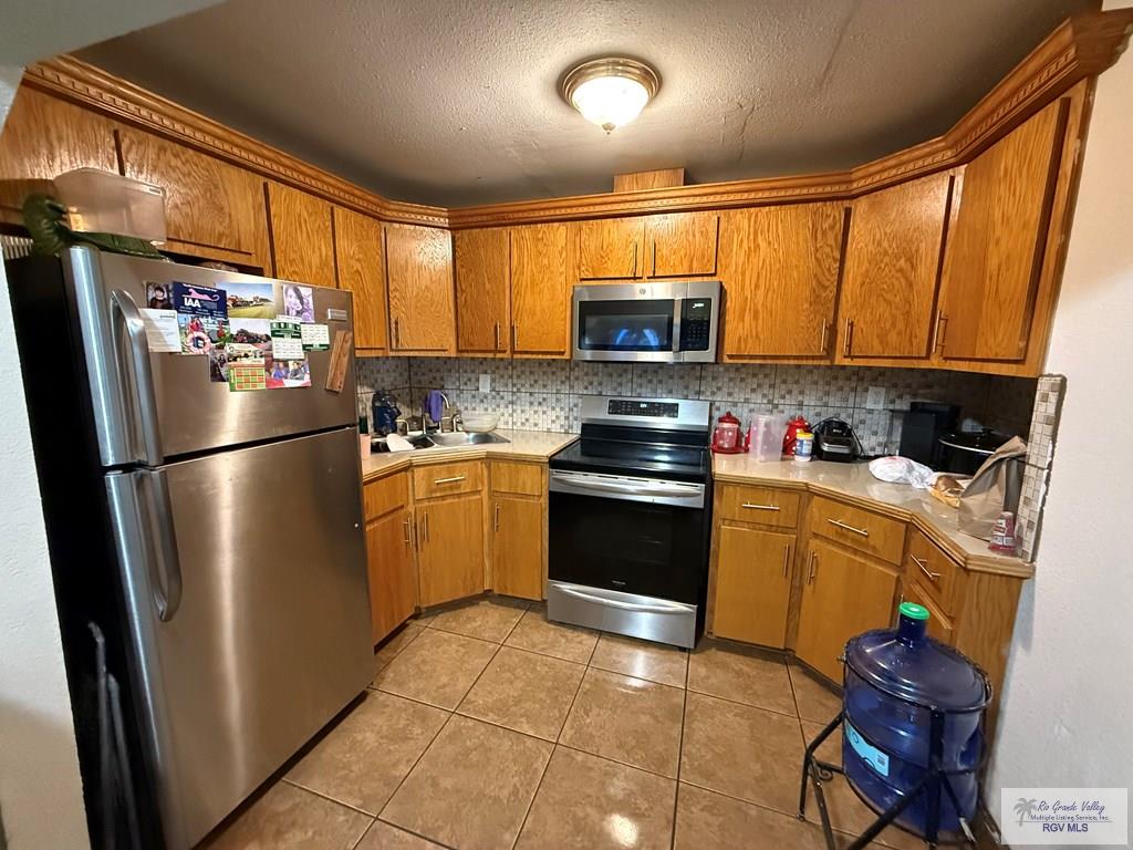 3725 Valle Escondido Cir, BROWNSVILLE, Texas image 4