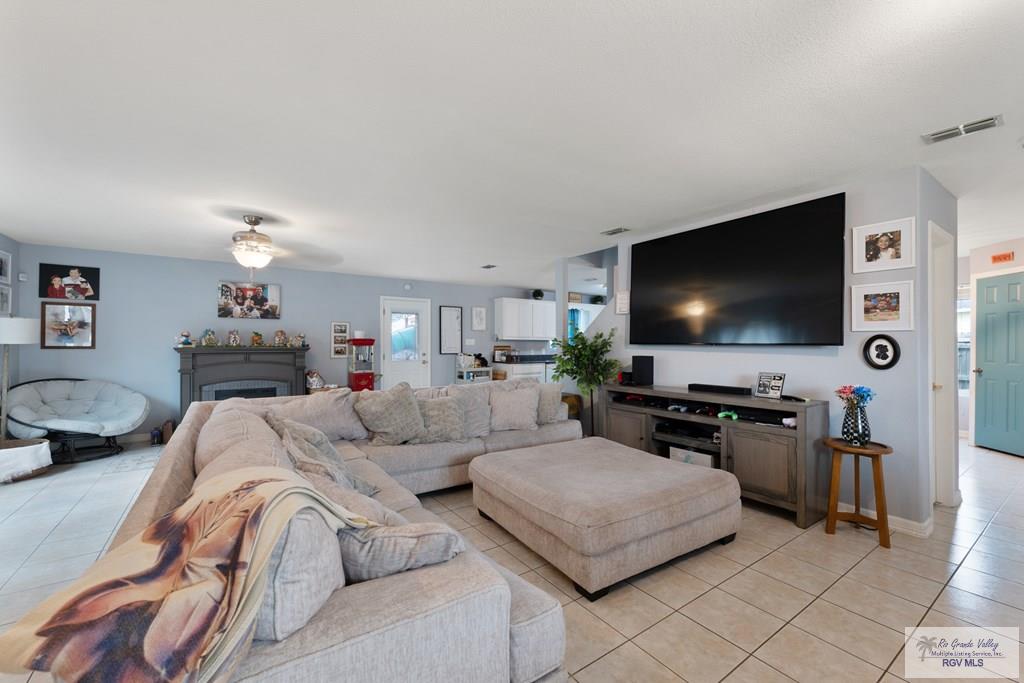 2907 Armadillo Cir, BROWNSVILLE, Texas image 3