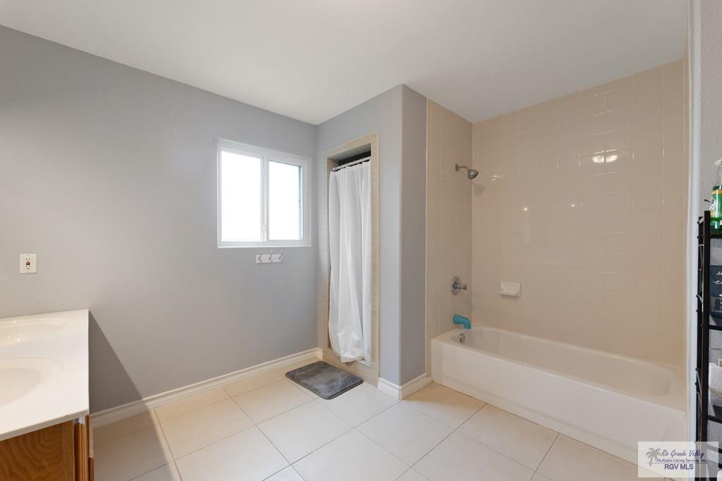 2907 Armadillo Cir, BROWNSVILLE, Texas image 24