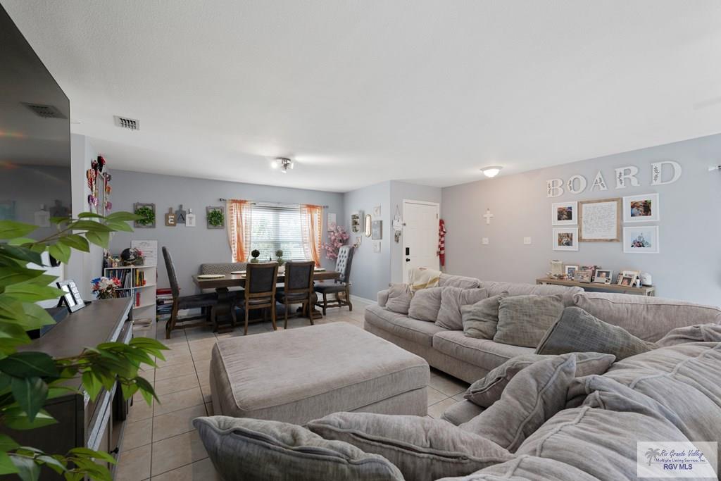 2907 Armadillo Cir, BROWNSVILLE, Texas image 5