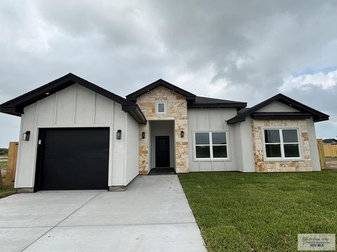 Homes For Rent - 3032 Eliseo Villarreal Ave<br/> PORT ISABEL, TX 78578