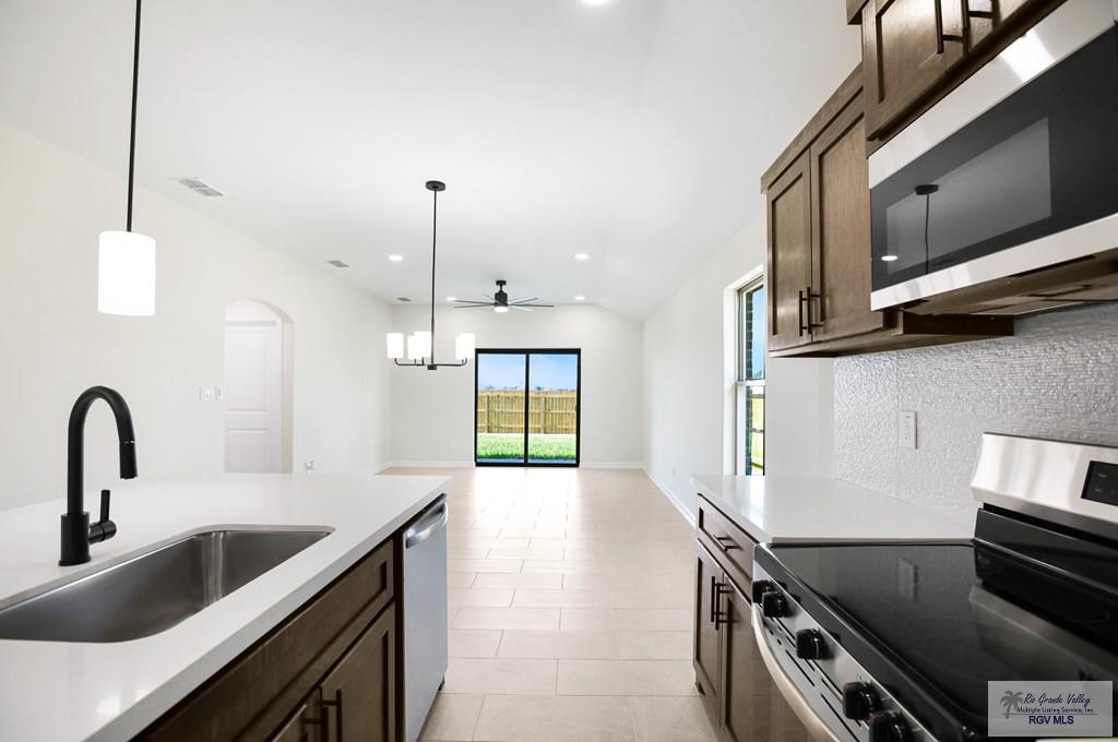 1813 Stirrup Cir, SAN BENITO, Texas image 4