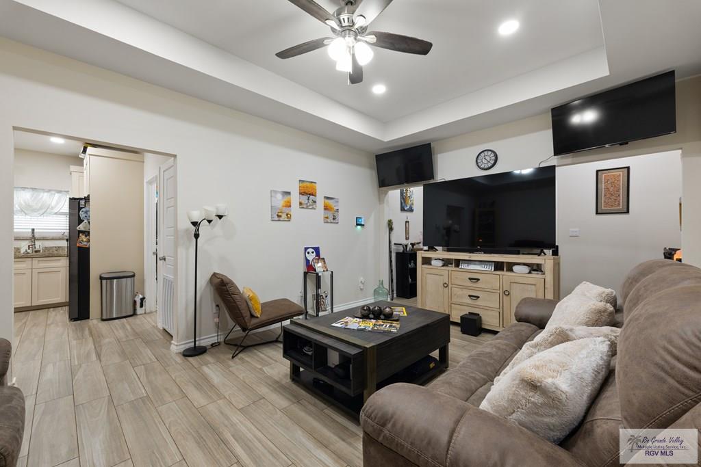 7029 Austrian Pine St, BROWNSVILLE, Texas image 3