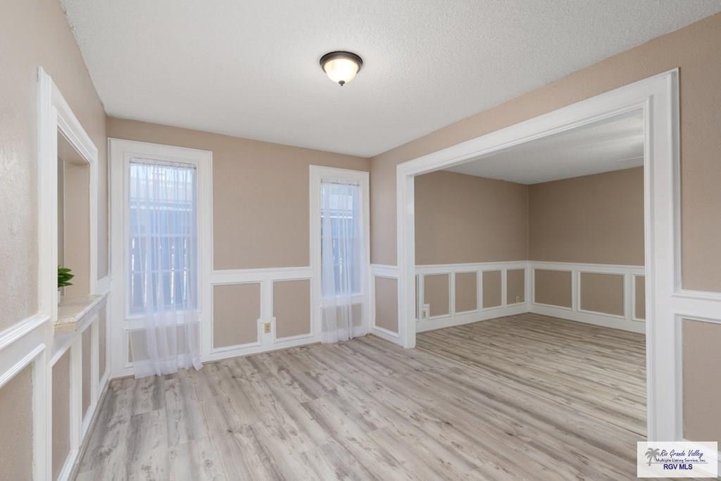 208 E Cowan Ter, BROWNSVILLE, Texas image 6