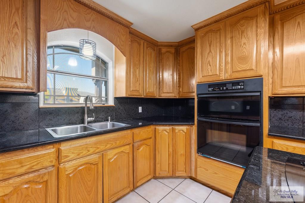 5662 Rustic Manor Dr, BROWNSVILLE, Texas image 7