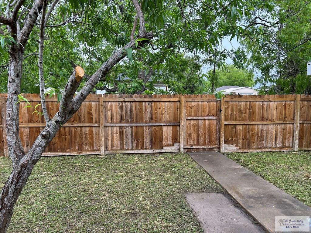 43 Cedar St, BROWNSVILLE, Texas image 20