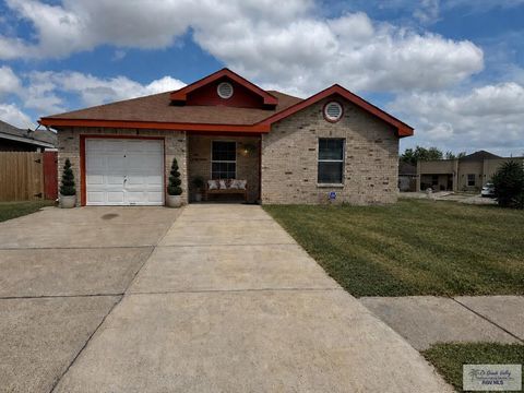 Homes For Sale - 424 Rey Salomon St<br/> BROWNSVILLE, TX 78521