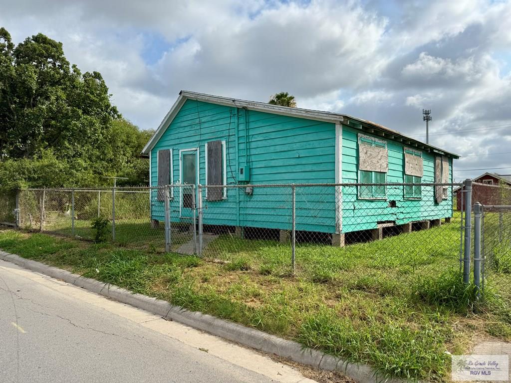 924 C St, BROWNSVILLE, Texas image 4