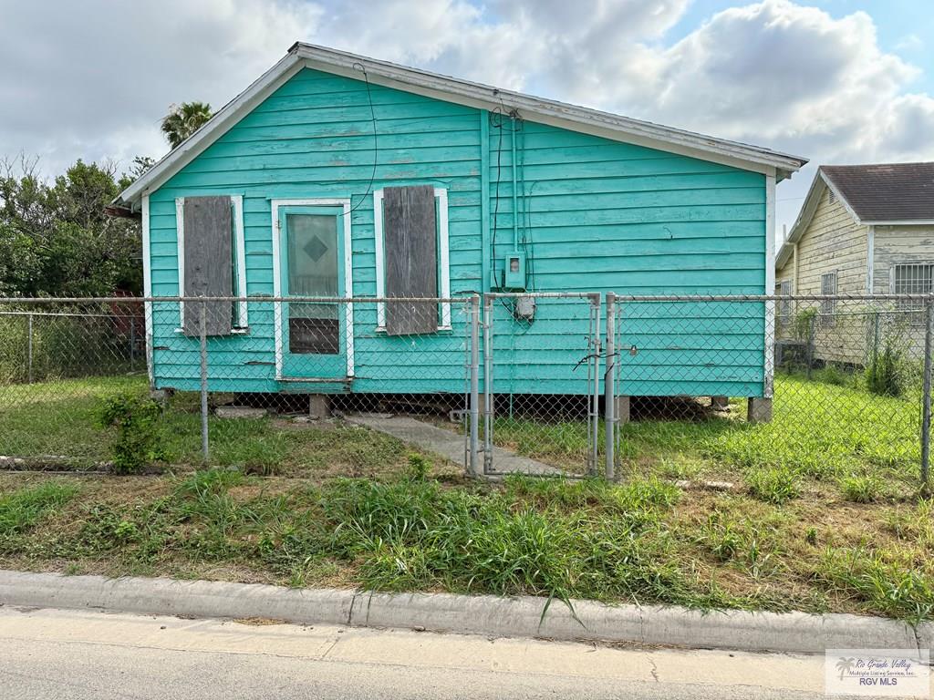 924 C St, BROWNSVILLE, Texas image 3