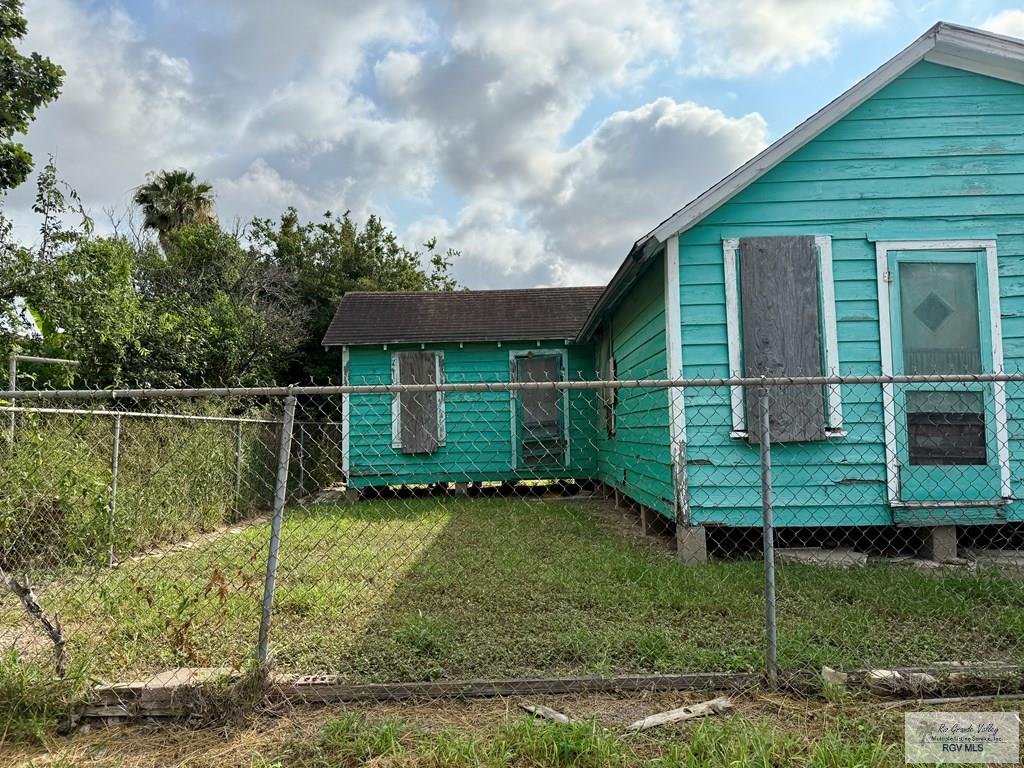 924 C St, BROWNSVILLE, Texas image 2