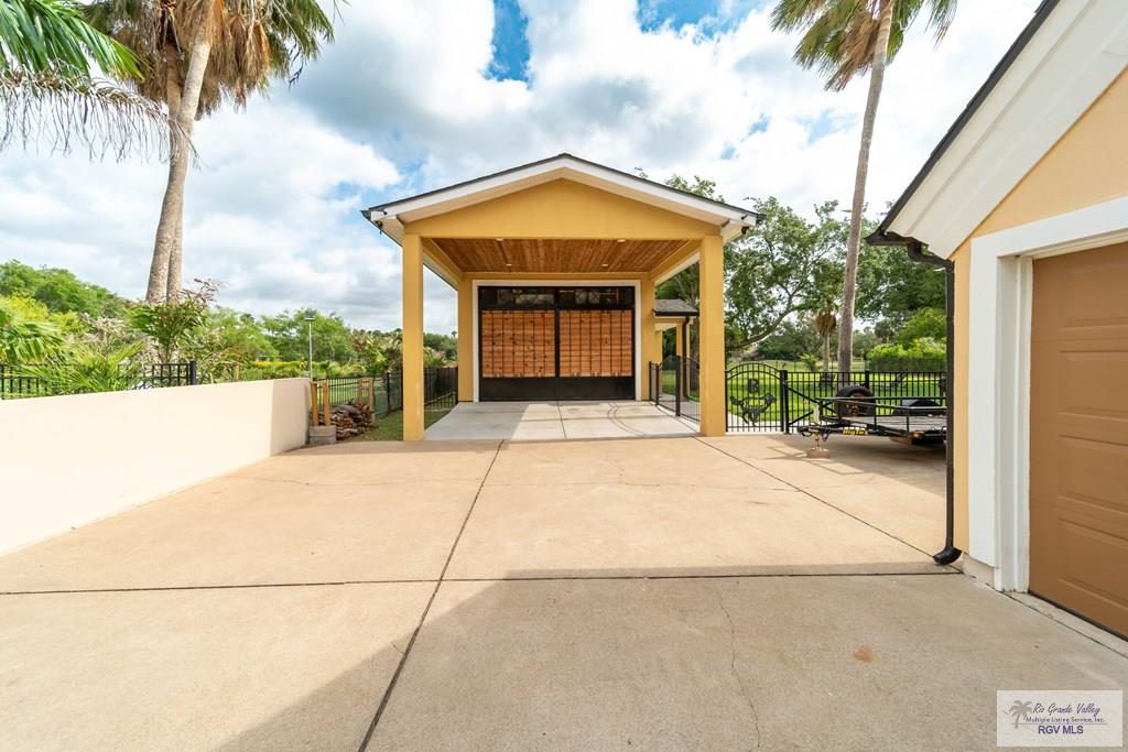 630 Rancho Escondido Dr, OLMITO, Texas image 3