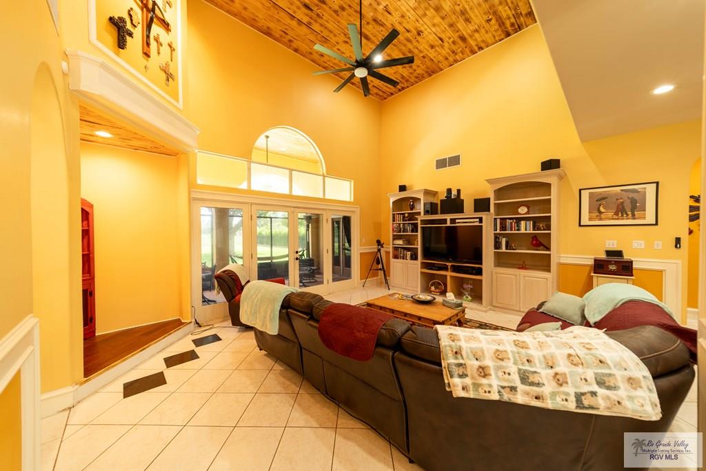 630 Rancho Escondido Dr, OLMITO, Texas image 9