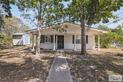 Homes For Sale - 725 EAST Los Torritos St<br/> WESLACO, TX 78596