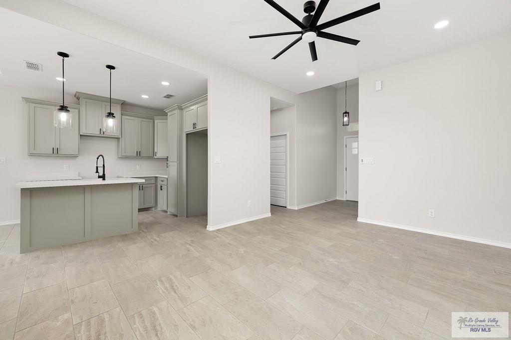 324 N Leon Ave, ELSA, Texas image 2