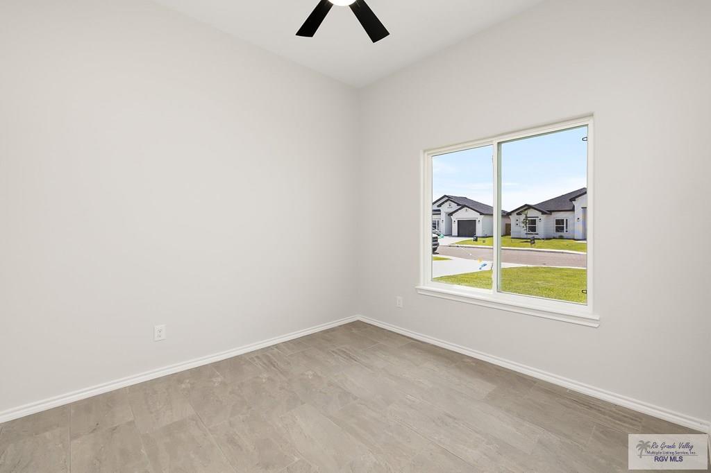 324 N Leon Ave, ELSA, Texas image 10