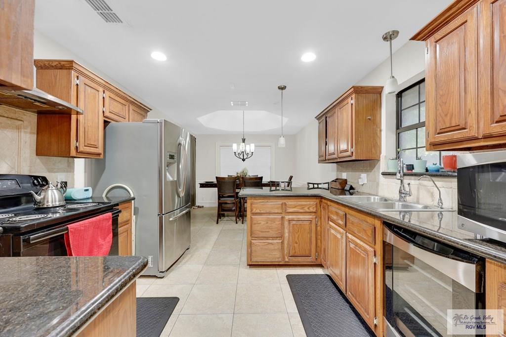 2933 Old Spanish Trail, BROWNSVILLE, Texas image 10