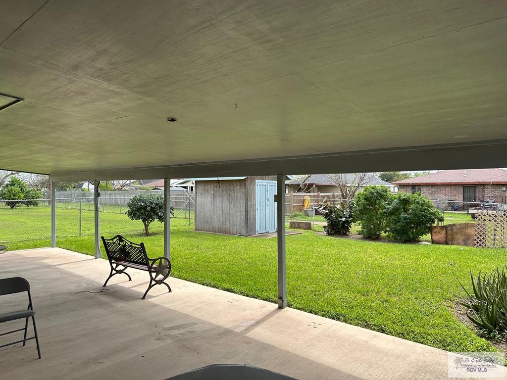 409 W 6th St, LOS FRESNOS, Texas image 17