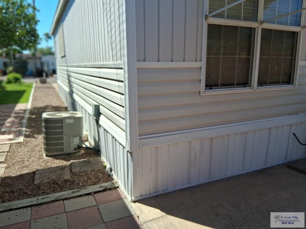 339 Mississippi River Blvd, BROWNSVILLE, Texas image 12