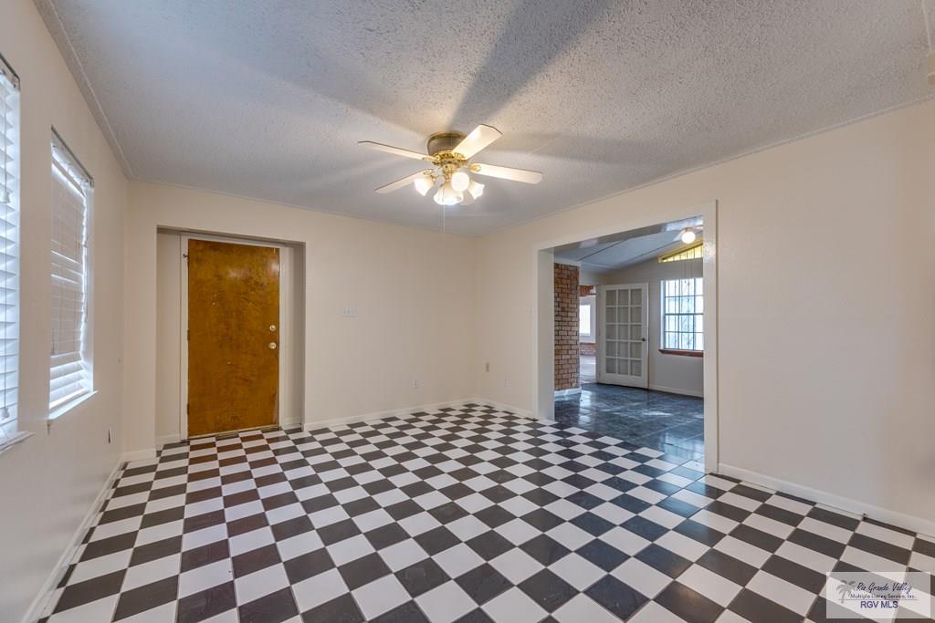 115 E Armstrong Ct, BROWNSVILLE, Texas image 21