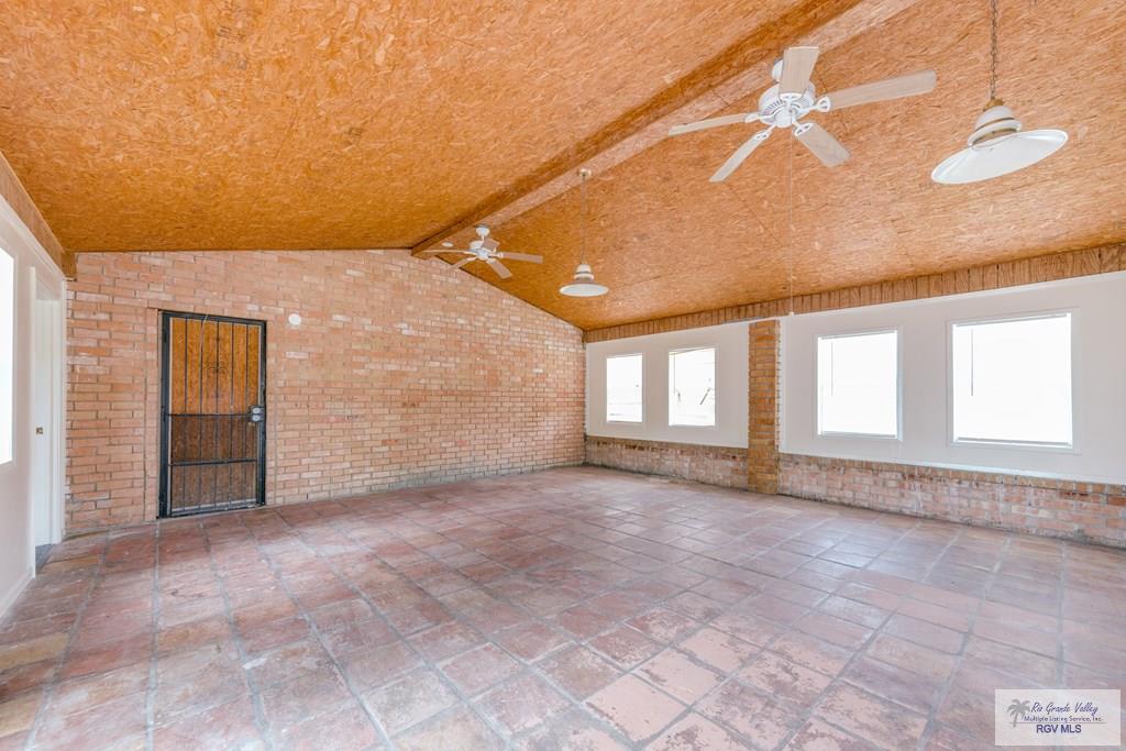 115 E Armstrong Ct, BROWNSVILLE, Texas image 29