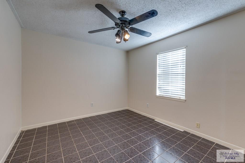 115 E Armstrong Ct, BROWNSVILLE, Texas image 22