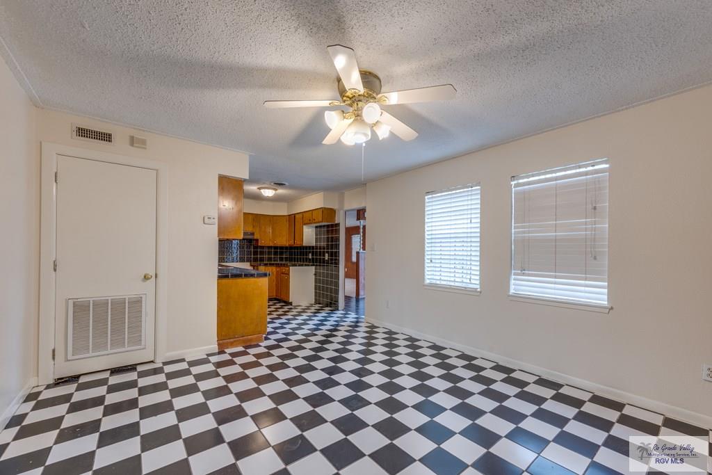 115 E Armstrong Ct, BROWNSVILLE, Texas image 27