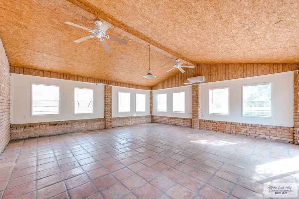 115 E Armstrong Ct, BROWNSVILLE, Texas image 18