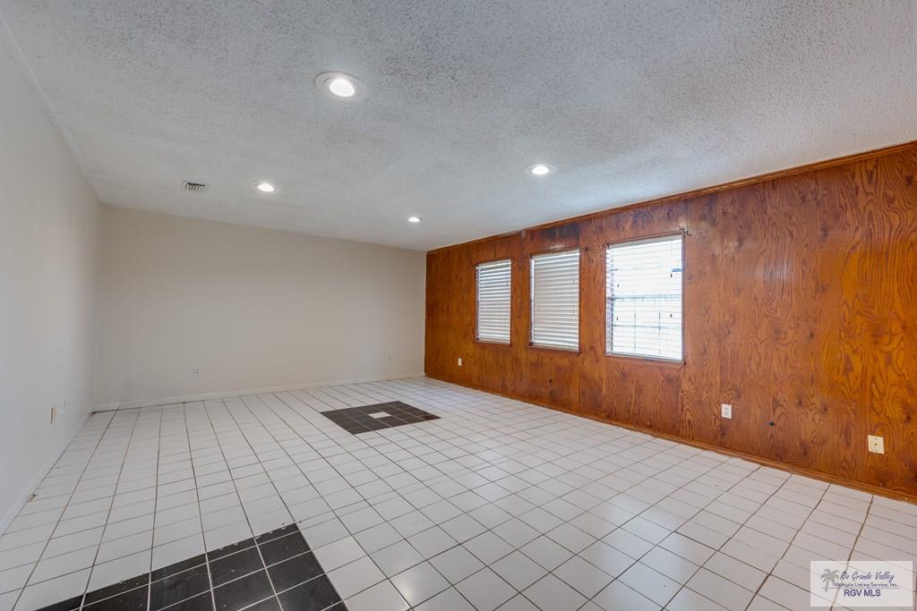 115 E Armstrong Ct, BROWNSVILLE, Texas image 20