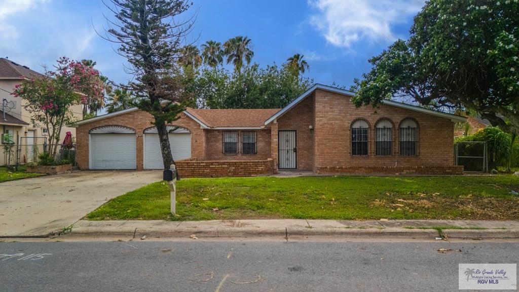 115 E Armstrong Ct, BROWNSVILLE, Texas image 3
