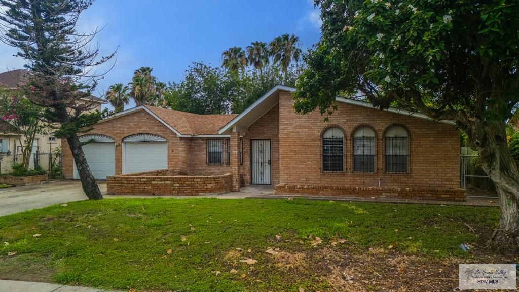 115 E Armstrong Ct, BROWNSVILLE, Texas image 4