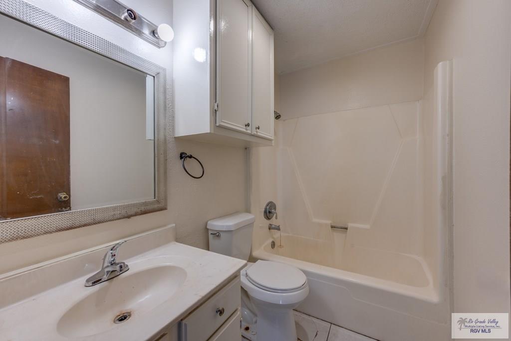 115 E Armstrong Ct, BROWNSVILLE, Texas image 24