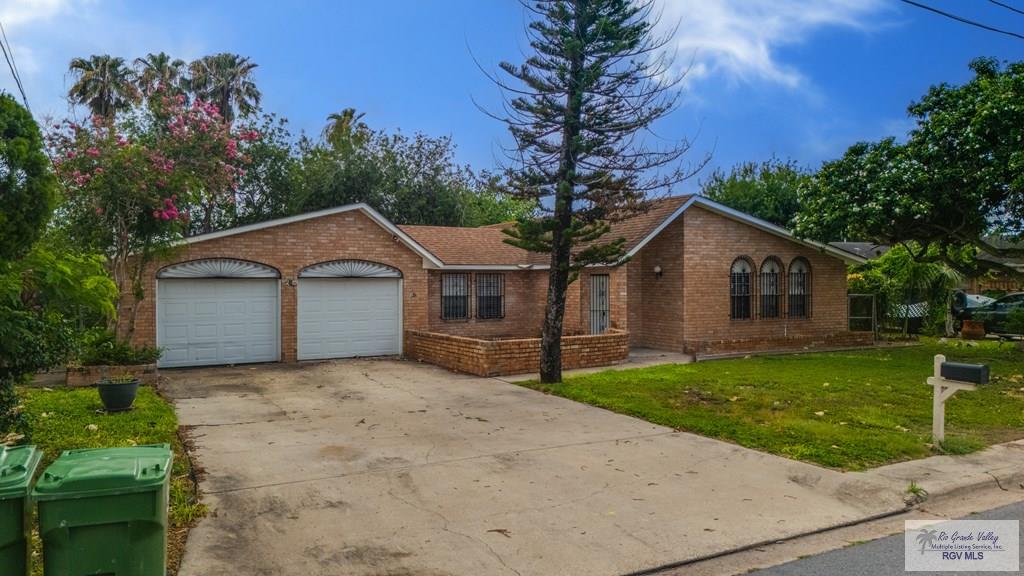 115 E Armstrong Ct, BROWNSVILLE, Texas image 2