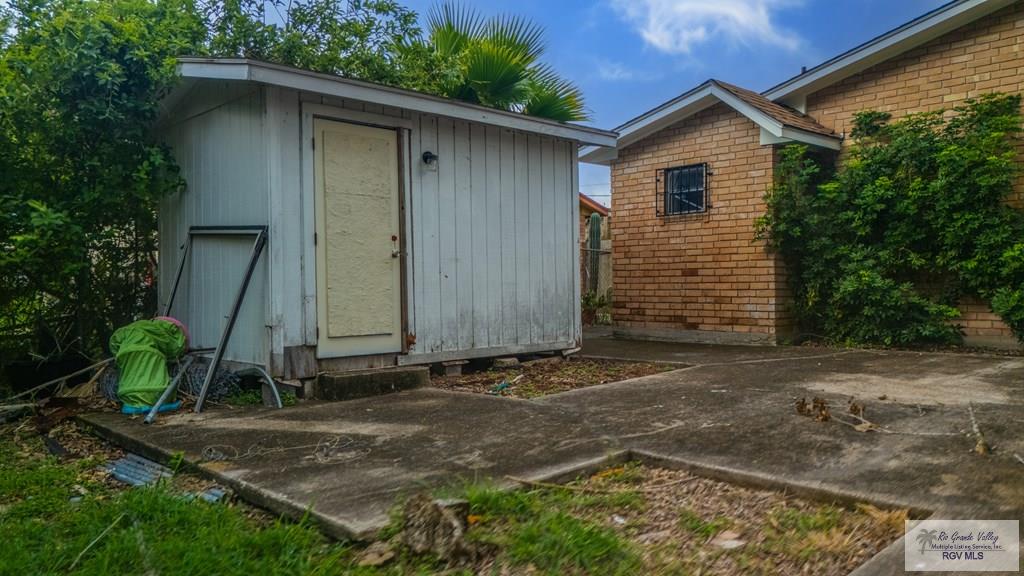 115 E Armstrong Ct, BROWNSVILLE, Texas image 5