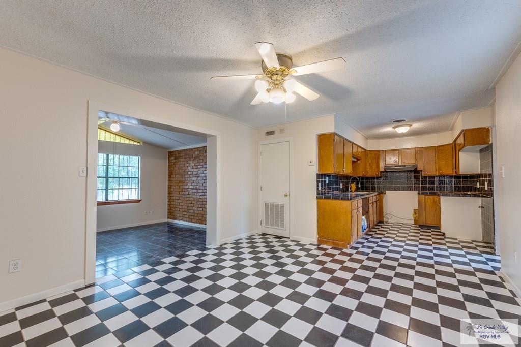115 E Armstrong Ct, BROWNSVILLE, Texas image 26
