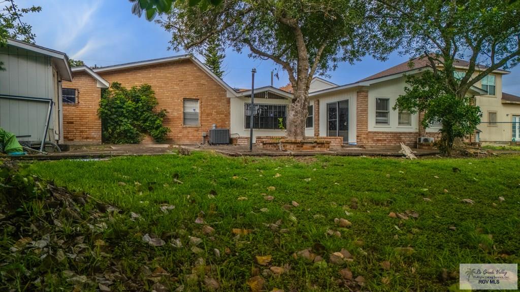 115 E Armstrong Ct, BROWNSVILLE, Texas image 6