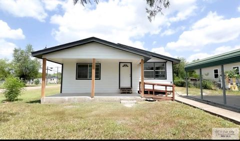 Homes For Sale - 302 La Jara Ave<br/> SANTA ROSA, TX 78593