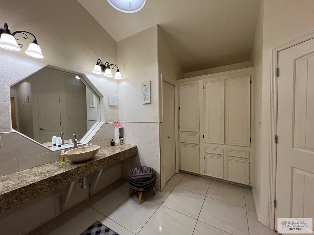 4870 Mckenzie Rd, BROWNSVILLE, Texas image 11