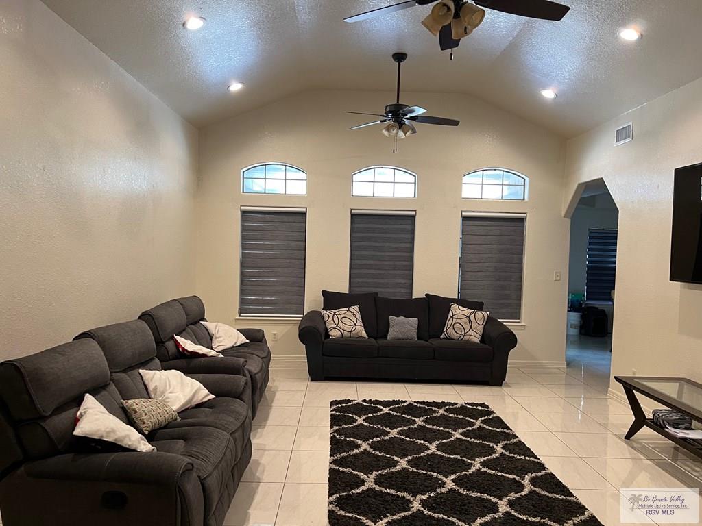4870 Mckenzie Rd, BROWNSVILLE, Texas image 15