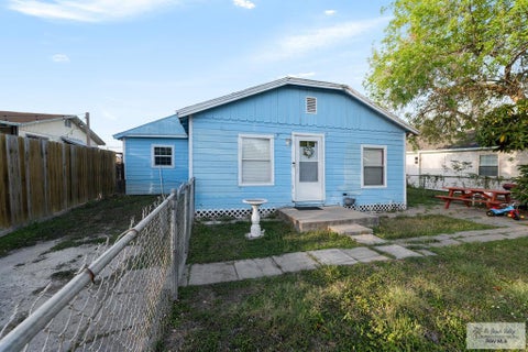 Homes For Sale - 1914 W Barcelona Ave<br/> HARLINGEN, TX 78550