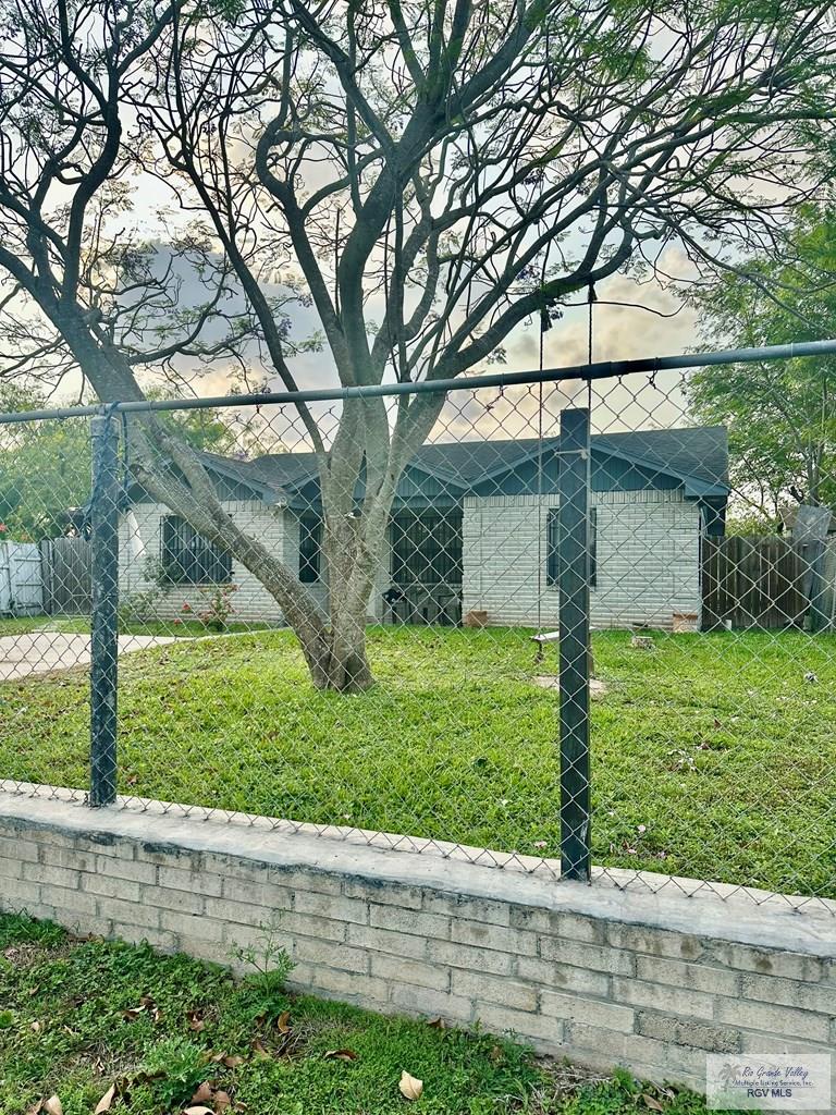 1528 Monclova Dr, BROWNSVILLE, Texas image 4