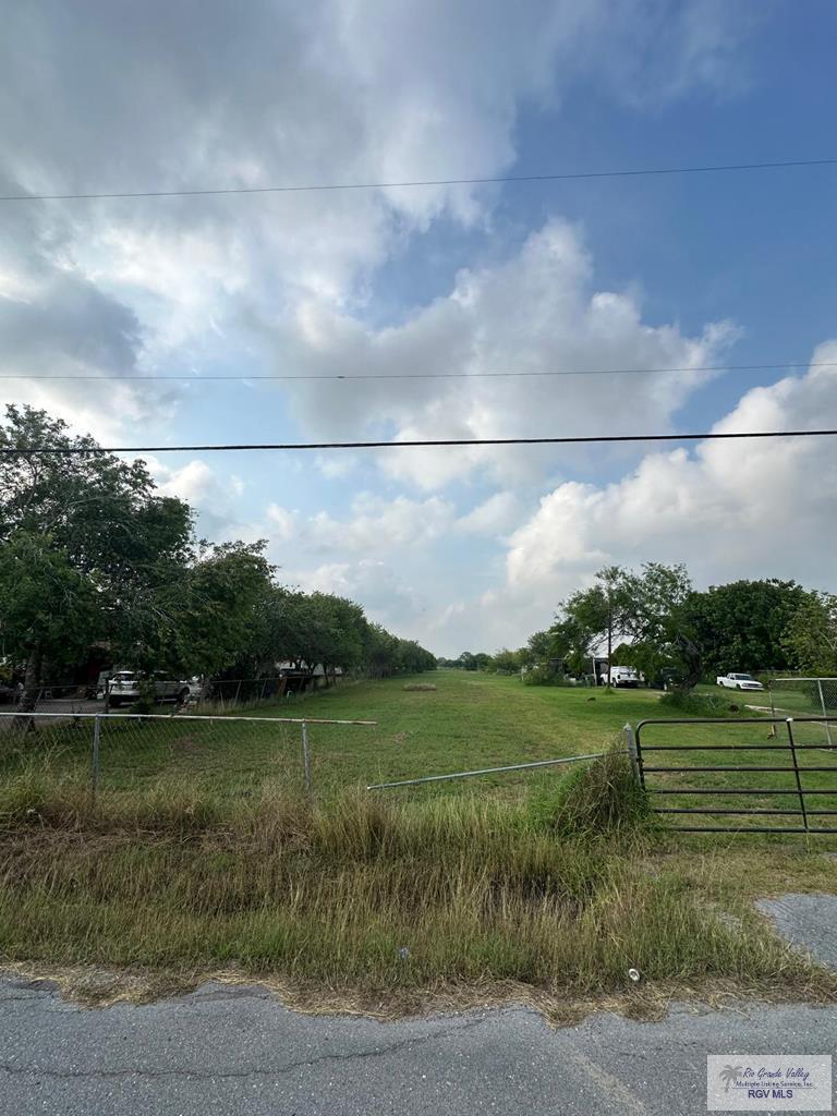 9735 Alaska Rd, BROWNSVILLE, Texas image 2