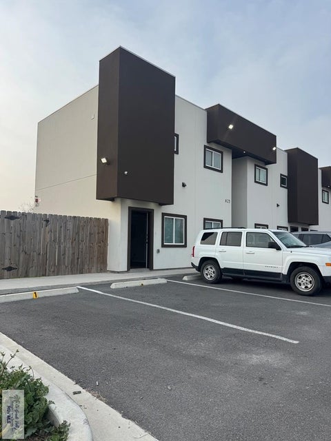 Homes For Rent - 625 E Loop 499<br/> Cameron County, HARLINGEN, TX 78552