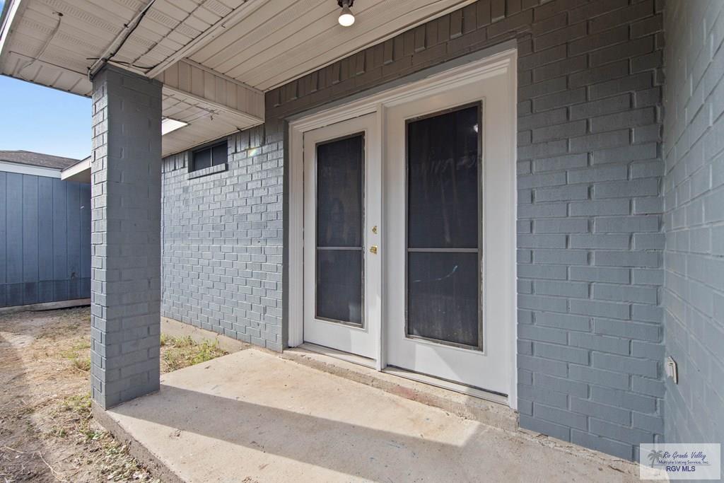515 Windwood Way, BROWNSVILLE, Texas image 17