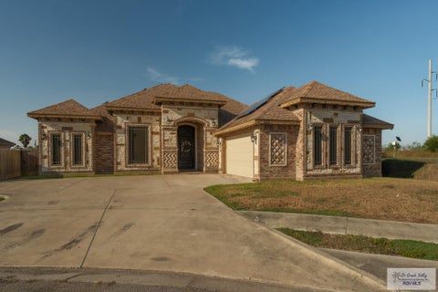 Homes For Sale - 153 Alvarez Ct<br/> LOS FRESNOS, TX 78566