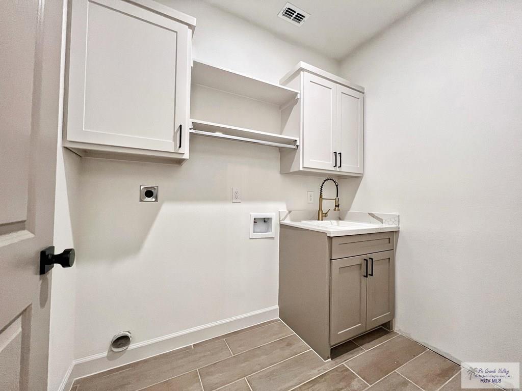 2020 Peace Dr, LA FERIA, Texas image 25