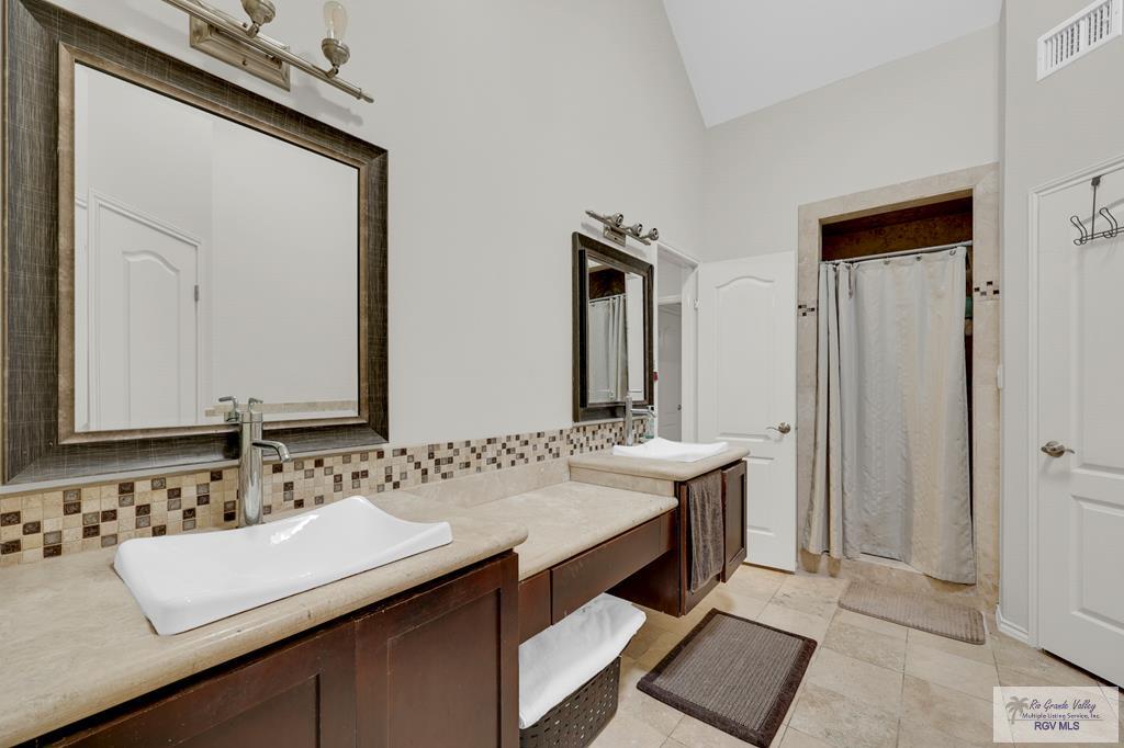2933 Old Spanish Trail, BROWNSVILLE, Texas image 11