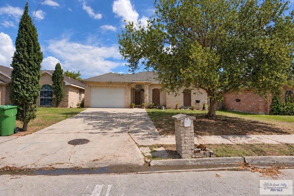 6847 BLUE SPRUCE ST, BROWNSVILLE, TX 78526 - Image aea7a2db8db6e7cd7542f2f59a25cd11/2544528640