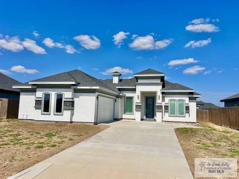 Homes For Sale - 108 Brooks Circle South Cir<br/> LA FERIA, TX 78559