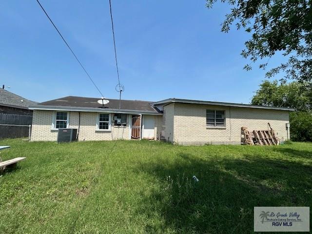202 E 6th St, LOS FRESNOS, Texas image 2