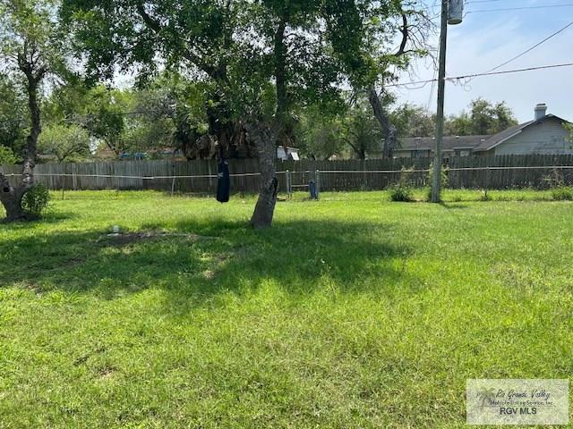 202 E 6th St, LOS FRESNOS, Texas image 21